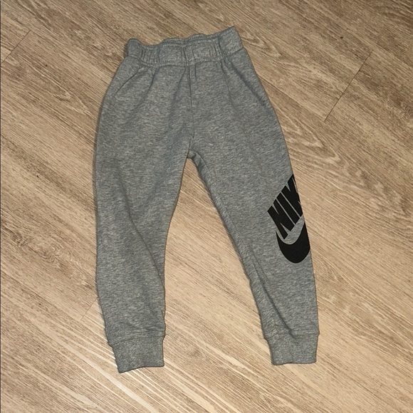Nike Kids Gray Sweatpants - Picture 1 of 2
